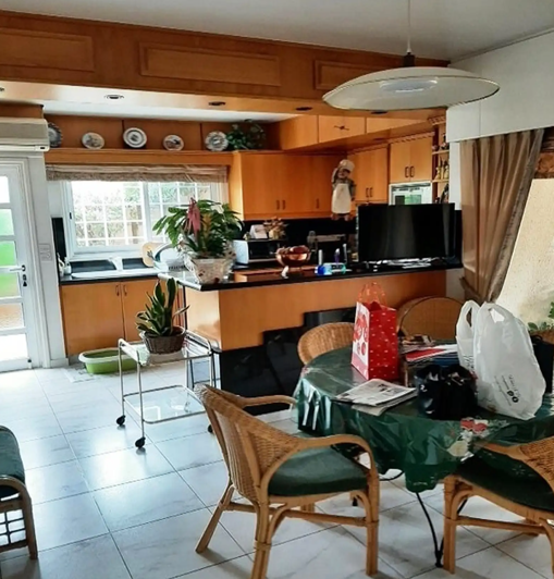 Image No.8-4 Bed House for sale