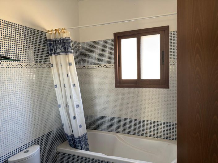 Image No.10-3 Bed House for sale