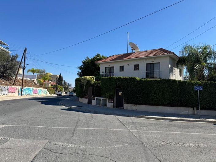 Image No.14-3 Bed House for sale