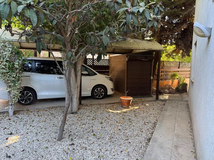 Image No.15-3 Bed House for sale