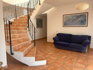 9fa6fe7b-749b-47fe-9ac6-023bd85f60f8