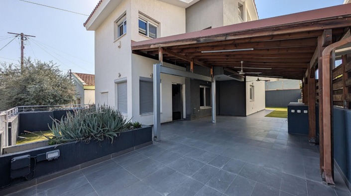 Image No.4-Maison de 5 chambres à vendre à Mesa Geitonia