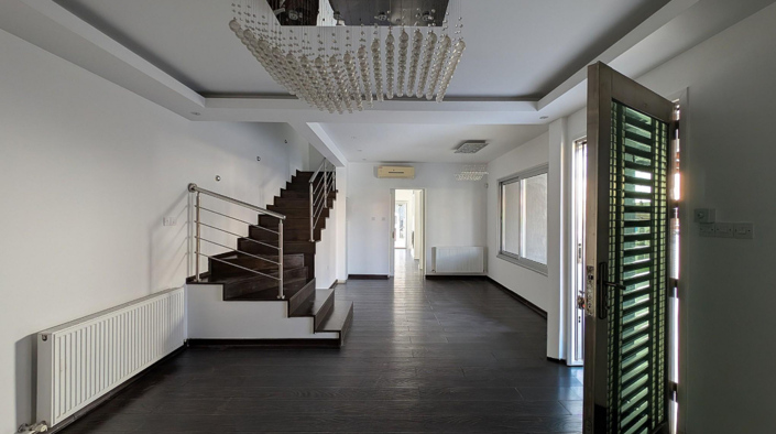 Image No.5-Maison de 5 chambres à vendre à Mesa Geitonia