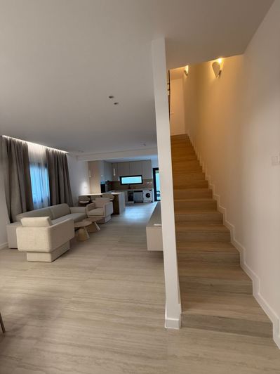 Image No.15-3 Bed House for sale