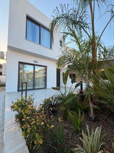 Image No.18-3 Bed House for sale