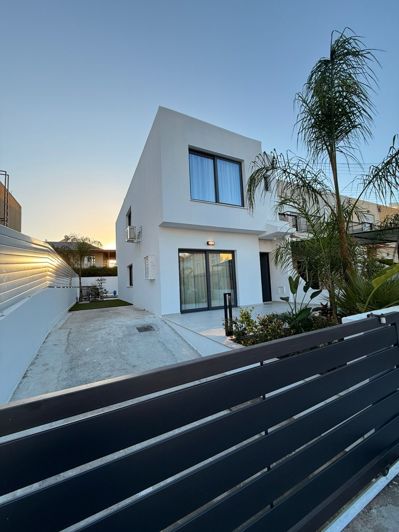 Image No.21-3 Bed House for sale