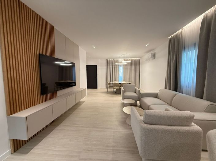 Image No.24-3 Bed House for sale