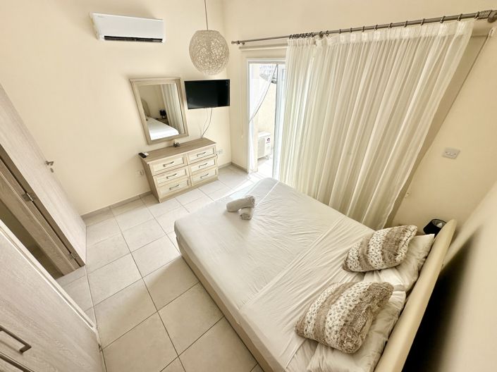 Image No.2-2 Bed House for sale