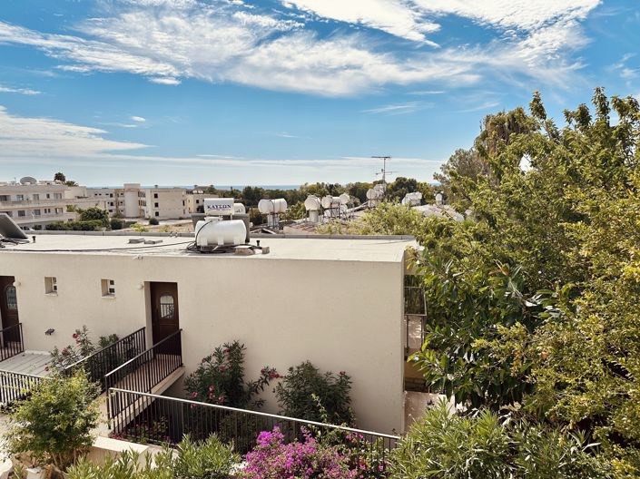 Image No.4-2 Bed House for sale