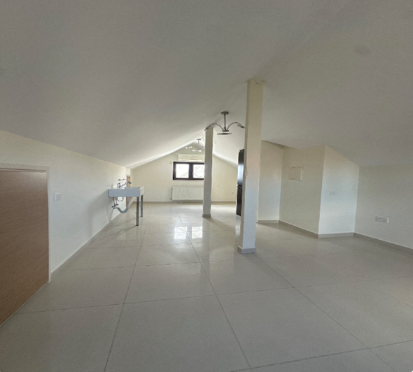 Image No.6-4 Bed House for sale