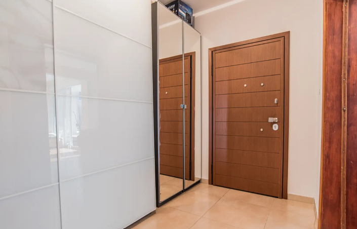 Image No.8-3 Bed Apartment for sale