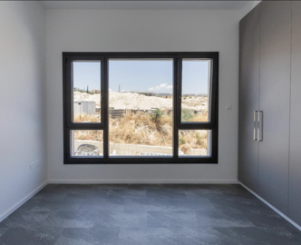 61fe0aca-3407-4935-8e28-68105711c61e