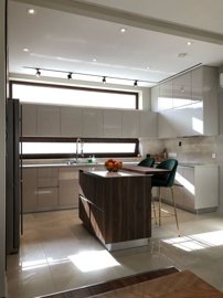 e2f23fd7-156e-4bdb-8574-a7d2cc3e0e84