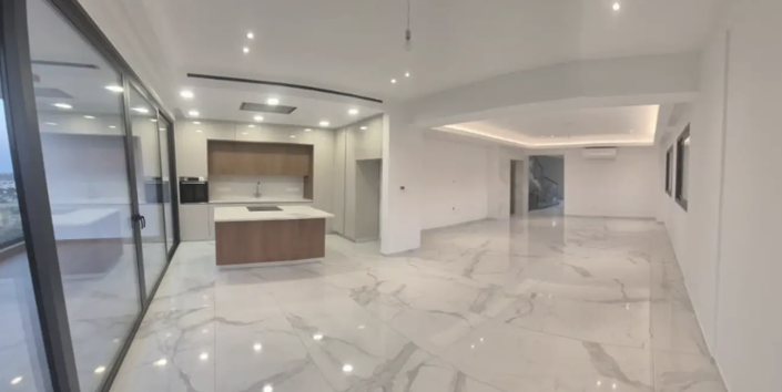 Image No.8-4 Bed House for sale