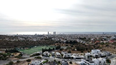 0d81c7fe-37e4-4ead-8ace-1c81758b9bc7