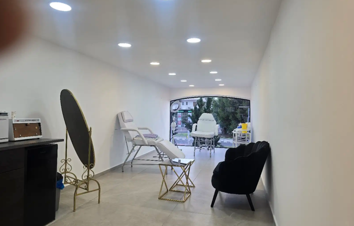 Image No.2-Commercial à vendre à Parekklisia