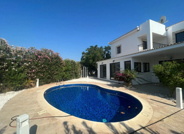 d18a347c-d8a6-4a19-b476-99b8546c1446