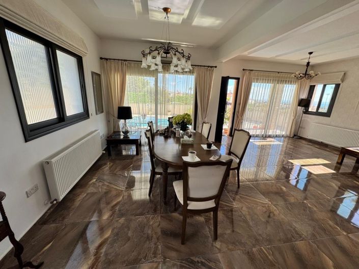 Image No.12-3 Bed Villa for sale