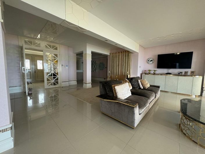 Image No.15-5 Bed Villa for sale