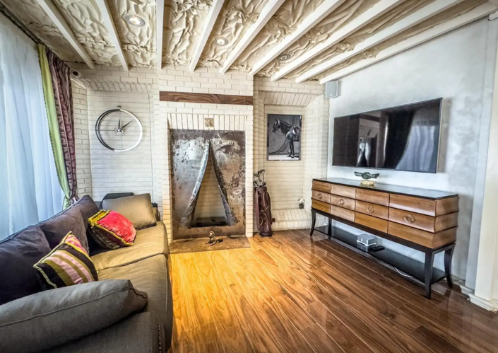 Image No.2-4 Bed House for sale