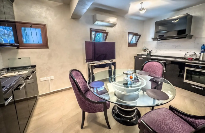 Image No.4-4 Bed House for sale