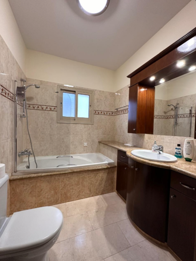 Image No.10-5 Bed House for sale