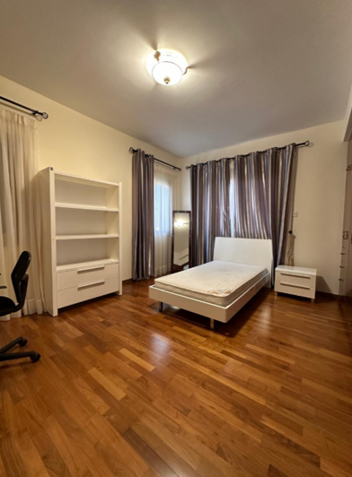 Image No.16-5 Bed House for sale