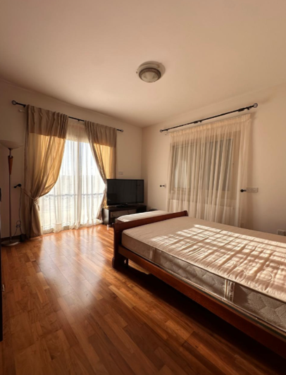 Image No.5-5 Bed House for sale