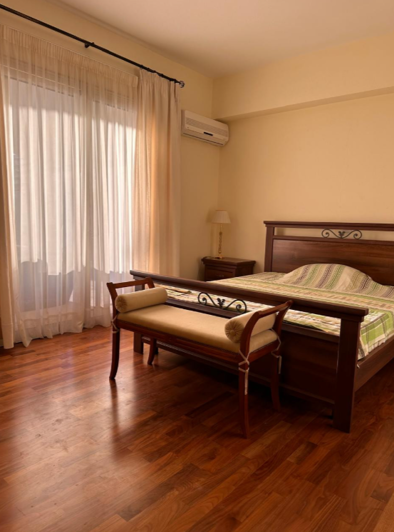 Image No.6-5 Bed House for sale