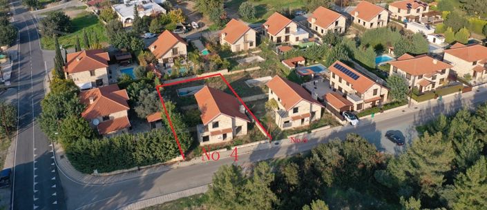 Image No.2-4 Bed House for sale