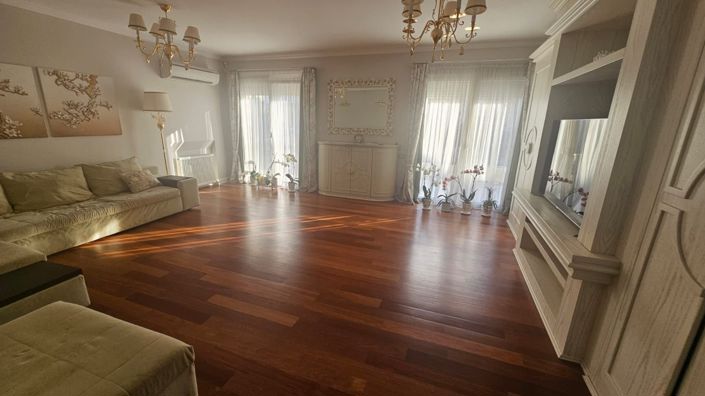 Image No.6-3 Bed Villa for sale