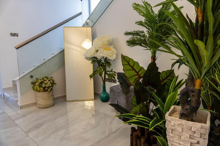 Image No.15-7 Bed House for sale