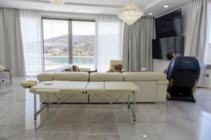 Image No.7-7 Bed House for sale