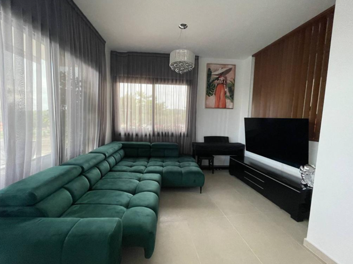 Image No.2-5 Bed Villa for sale