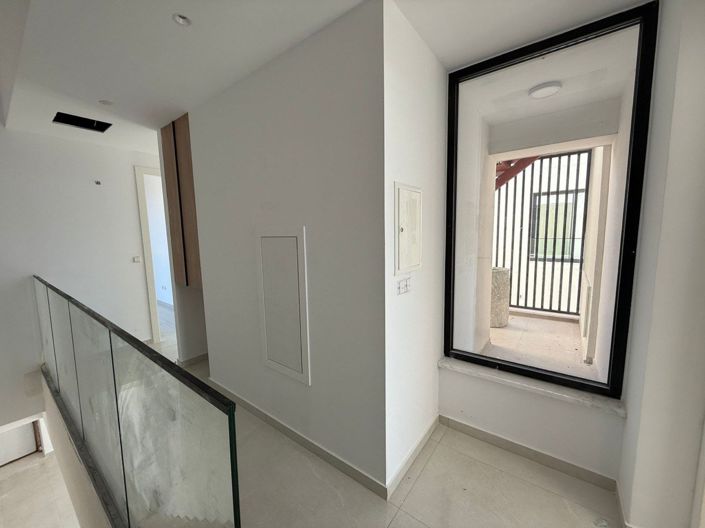 Image No.9-3 Bed Villa for sale