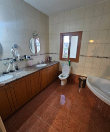 e2c2db23-3db9-41ec-b94d-1e1a88a21d96