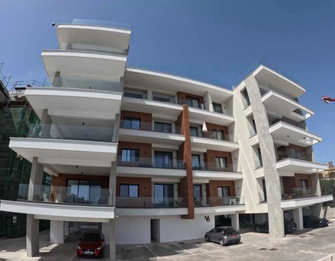 Image No.9-2 Bed Apartment for sale