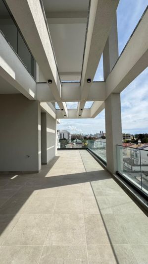 Image No.17-5 Bed Apartment for sale