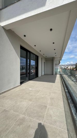 Image No.18-5 Bed Apartment for sale