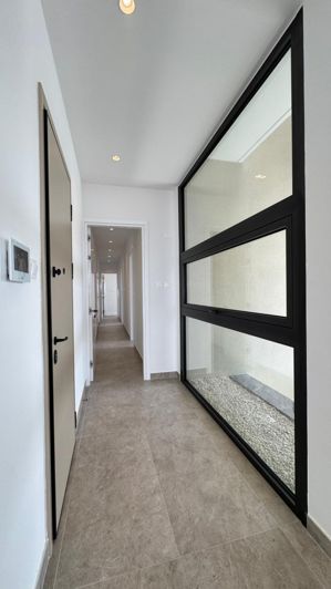 Image No.24-5 Bed Apartment for sale