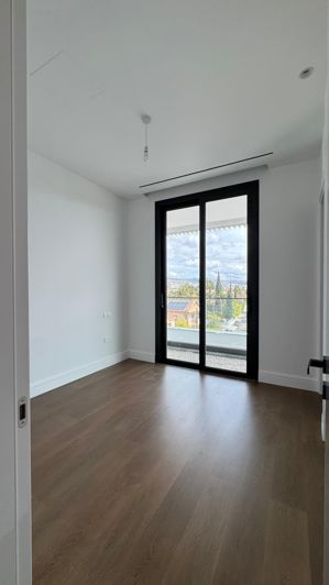 Image No.27-5 Bed Apartment for sale