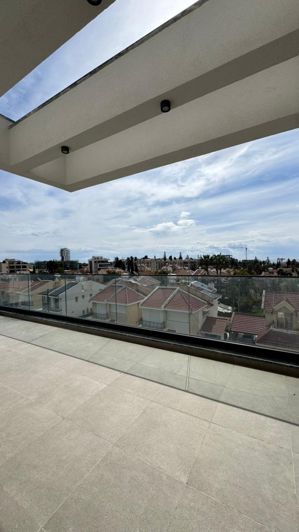 Image No.9-5 Bed Apartment for sale