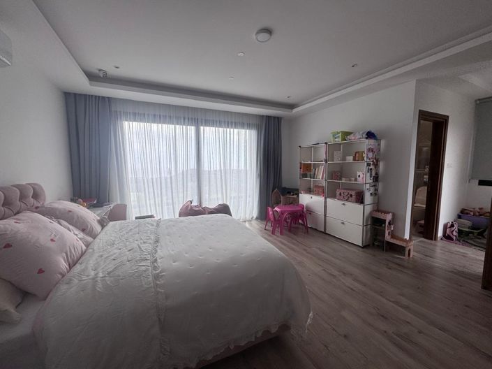 Image No.3-4 Bed Villa for sale