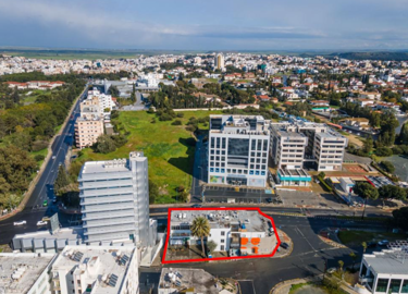 1 - Aglantzia, Commercial