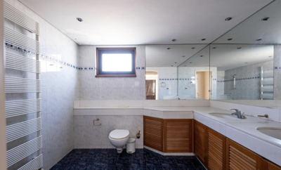 b803454d-1f5a-44ba-a2b3-690b976946f7