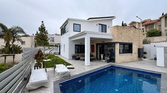 Image No.10-3 Bed Villa for sale