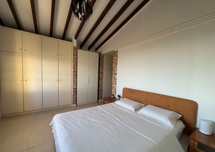 Image No.10-3 Bed House for sale