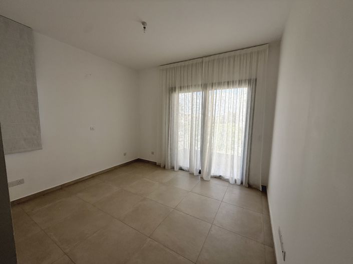 Image No.21-3 Bed Apartment for sale