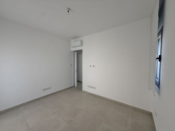 Image No.22-3 Bed Apartment for sale