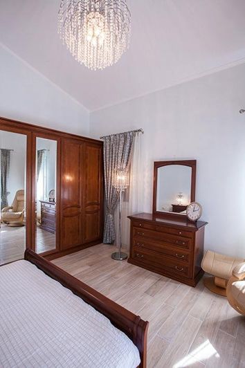 Image No.18-4 Bed Bungalow for sale